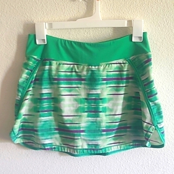The North Face Dresses & Skirts - Women's Green North Face Skort Sz Small